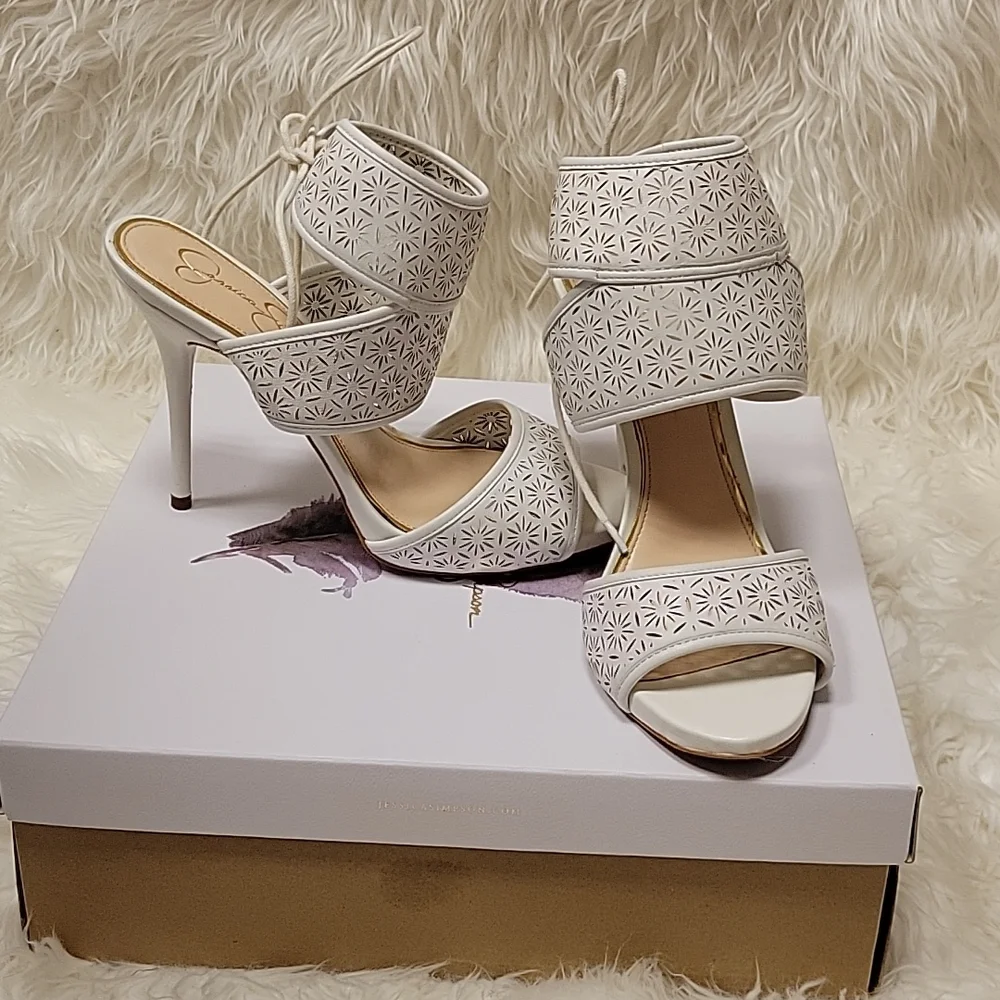 Jessica Simpson Barcia Heels, 10M, White - Picture 4 of 5